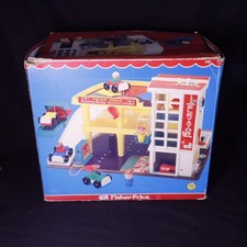 Complete Garage Fisher Price