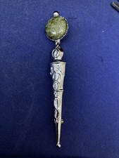 FANTASTIC VINTAGE SCOTTISH/CELTIC MIZPAH BROOCH SET WITH AN AGATE. (274)