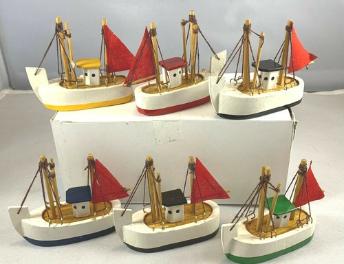 Miniature wooden boats set - wooden,