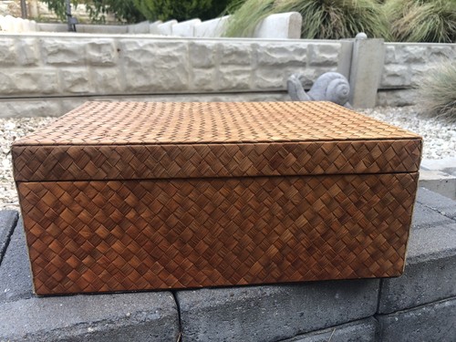 Wicker storage basket with - with, lid