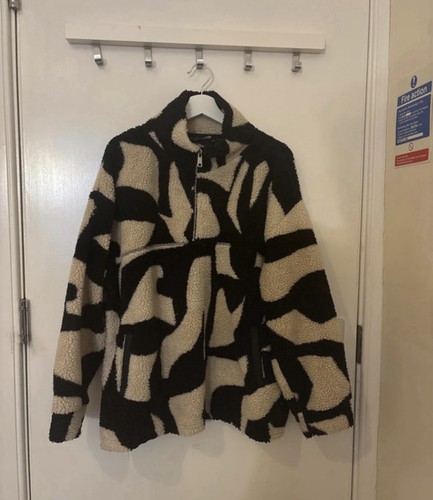 Women black and cream - and,