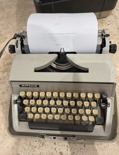 Adler gabriele typewriter - adler,