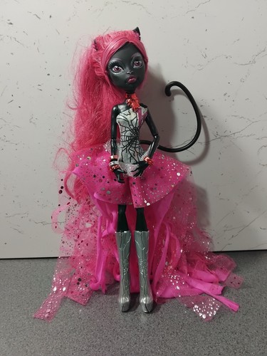 Monster high doll - monster, catty