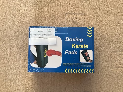 Boxing karate kick - pads, mma