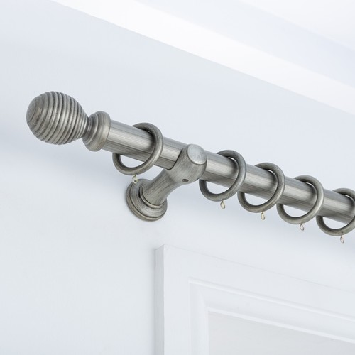 Ribbed wooden curtain pole - wooden,
