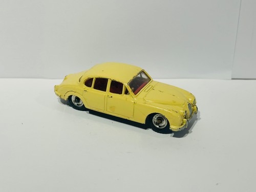 Dinky toys 195 jaguar 4 - 195,