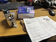 Electronic 12v coin mechanism, takes any coin new with lead and bolts. 