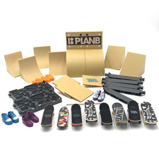 Lot of Tech Deck & Hotwheels Ramps Skateboards Connectors Shoes