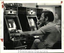 1992 Press Photo People line