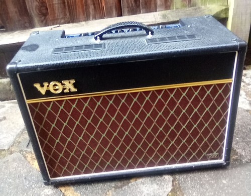 Vox ac15 valve amplifier - ac15,
