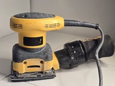 DeWalt Palm Orbital Sander