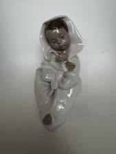 Lladro NAO 1340 “Baby in Blanket” Porcelain Figurine – Spain, 1999, 8 inches