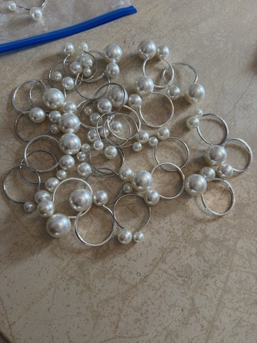 Large and small pearl - , silver