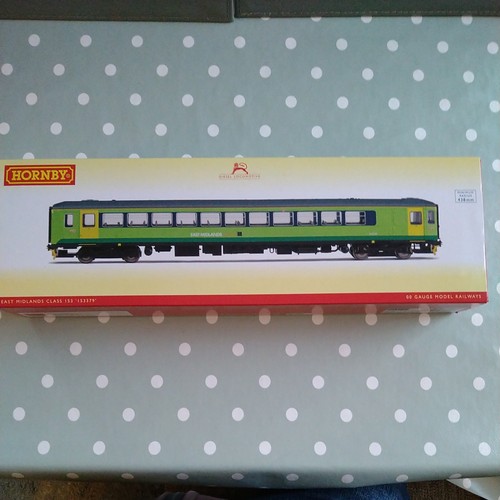 Hornby r3575 gauge east - oo,