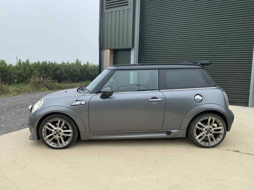 Genuine carbon fibre jcw rear - genuine,