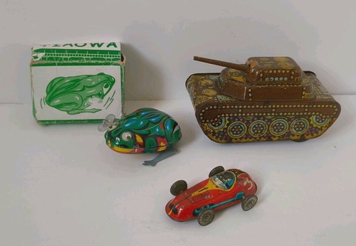 Vintage lot chinese tin - lot,