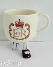 VINTAGE CARLTON WARE QUEEN