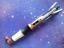 11th Doctor Who Sonic Screwdriver Light & 4 x Sound Spring Loaded Extending Toy