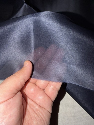 100 pure silk organza - 100%,