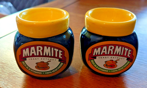 Pair marmite egg - of,