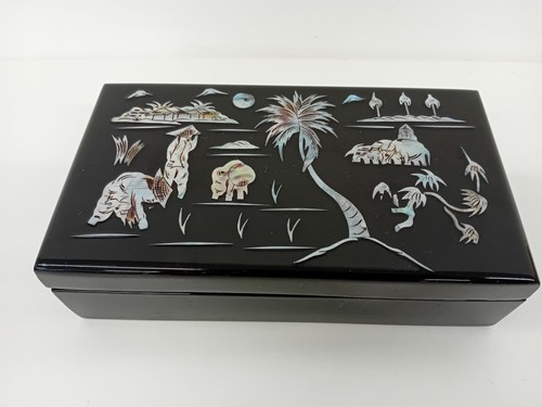 Vintage black lacquered - vintage,