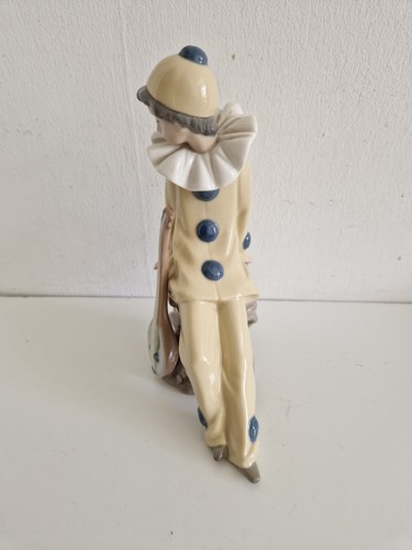Nao lladro wandering minstrel - wandering,