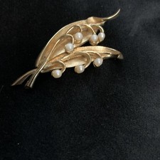Vintage Marcel Boucher Signed Lily of the Valley Goldtone Pearl Brooch 8370P