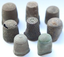Group Of Antique Old Bronze Brass Thimbles (Y23-10)