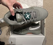 UK mens  9.5 Nike Book 1 PRM