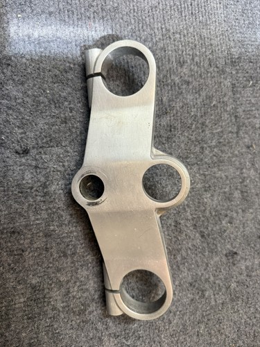 Rgv250 top yoke - top,