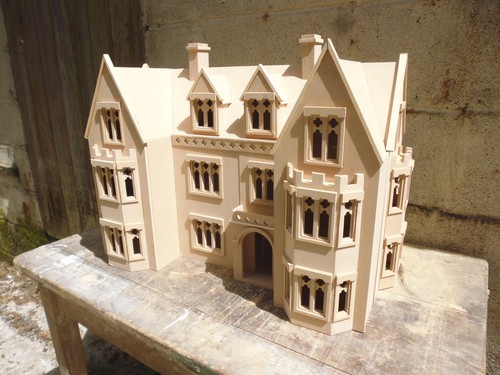 Dolls house scale large - 1/12,