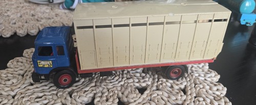 Britains farm toys - farm,