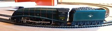 HORNBY R.309 OO GAUGE - 4-6-2  A4 CLASS LOCOMOTIVE 60022 'MALLARD' - B.R. GREEN