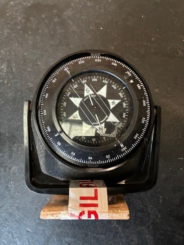 Sowester ships bowsun - sowester, compass