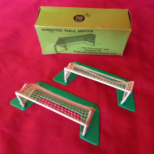 Boxed subbuteo set 122 2 - boxed, c.122