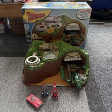 Thunderbirds Tracy Island Playset w Thunderbirds 1 2 3 and Car Untested incl Box