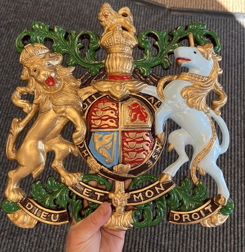Royal coat arms - coat,