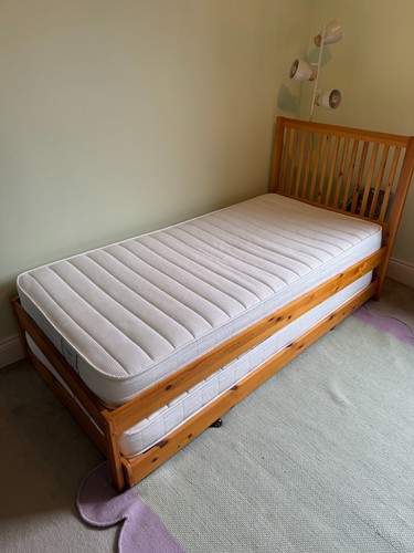 Trundle guest bed - ,