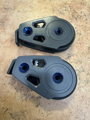 Pair lewmar 72mm synchro - of,
