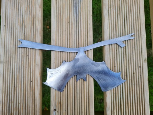 Metal bat hanging branch - metal,