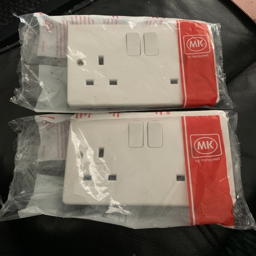 13a switched socket - socket,