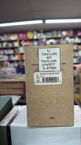 Taylor perfume swift - by,