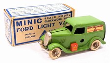 TRI-ANG MINIC FORD LIGHT VAN