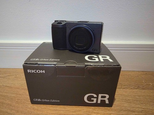 Ricoh iiix urban - gr, edition