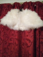 A Vintage White Feather Stole