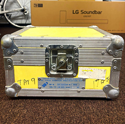 Small aluminium flight - case, w/