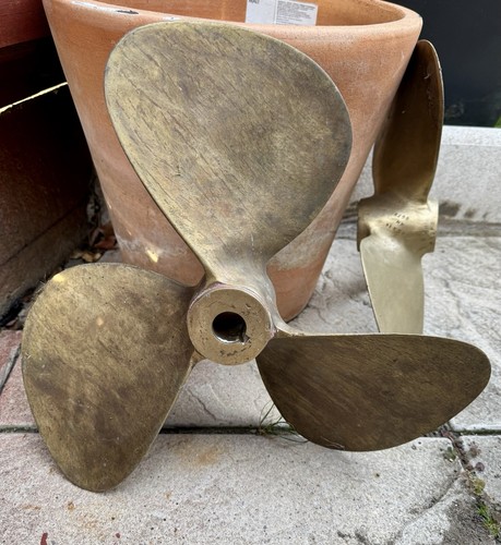 3 blade bronze boat - 16,