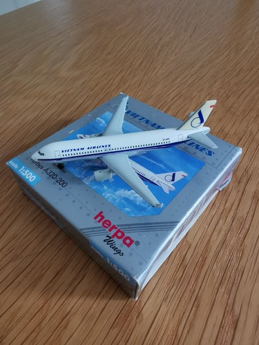 Herpa wings vietnam airlines - wings,
