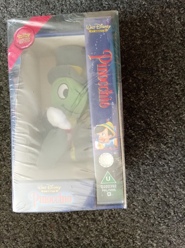 Disney super rare pinocchio - disney,
