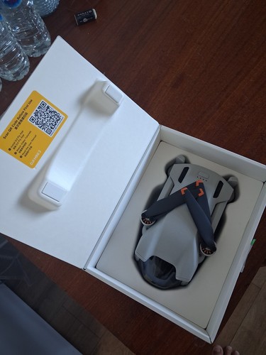 Dji mini with remote - 3,
